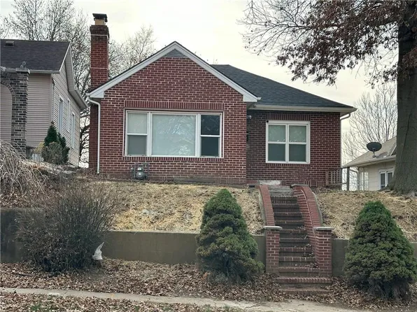 2216 Edmond St, Saint Joseph, MO 64501