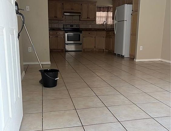 2nd image of 1902 Agua Fina Ave APT 4
