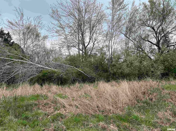 103 Cherokee Dr, Goreville, IL 62939