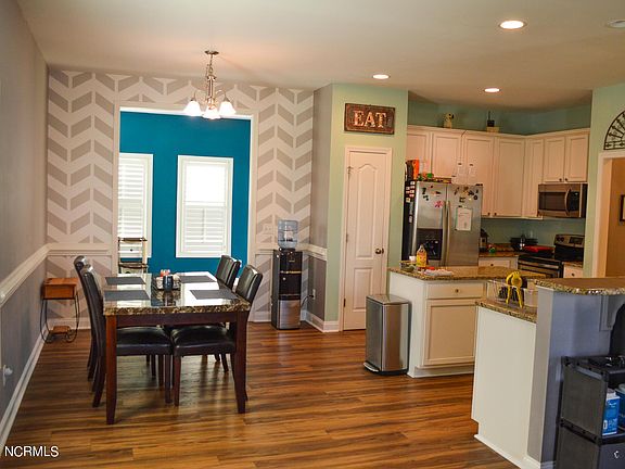 5th image of 203 Admiral Ct
