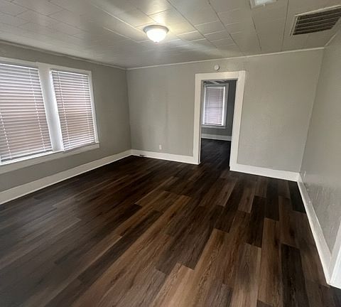 3rd image of 1680 Montrose St