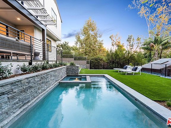 3rd image of 1007 Wellesley Ave