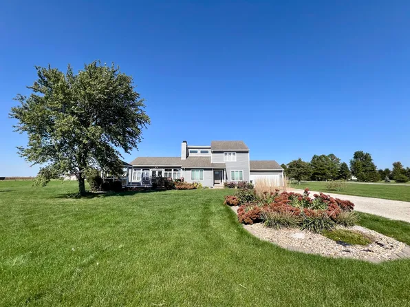 1468 County Road 600 N, Tolono, IL 61880