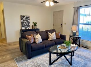 116 Twin Oaks Dr #116, Belleville, IL 62221