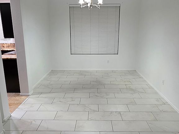 5th image of 10429 W Roanoke Ave