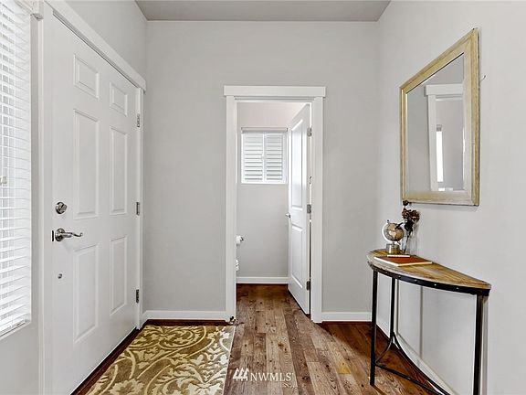 4th image of 6244 Annette Ave SE