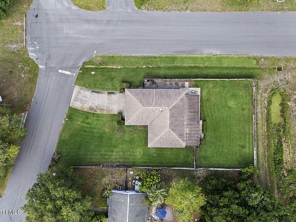 2nd image of 748 Samuel Chase Ln