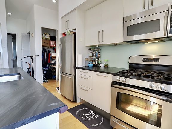 5th image of 4 Beacon Way APT 323