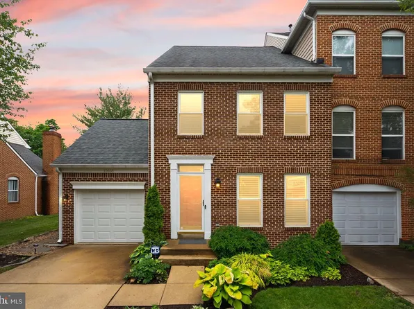 12056 Edgemere Cir, Reston, VA 20190