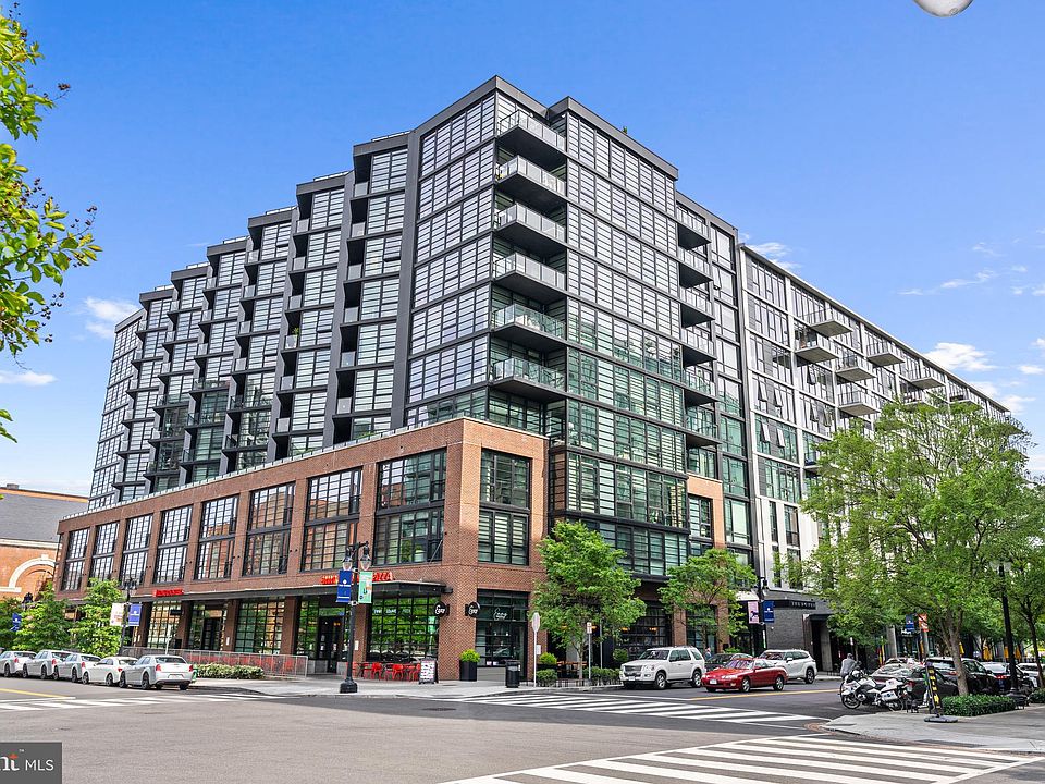 2nd image of 1300 4th St SE Unit 315