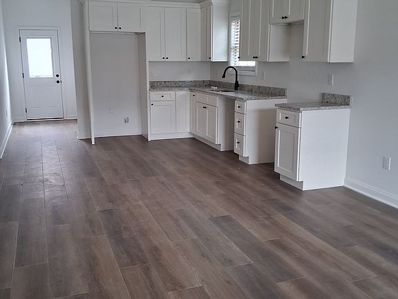 2nd image of 842 Ridgewood Dr Unit 3