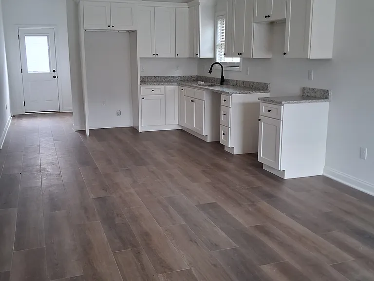 842 Ridgewood Dr #3 — Photo 2