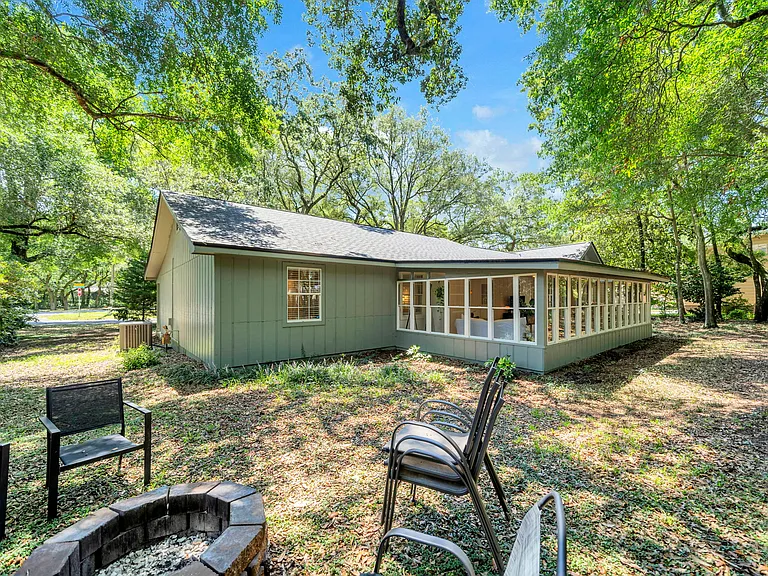 910 Whisperwood Ln S — Photo 47