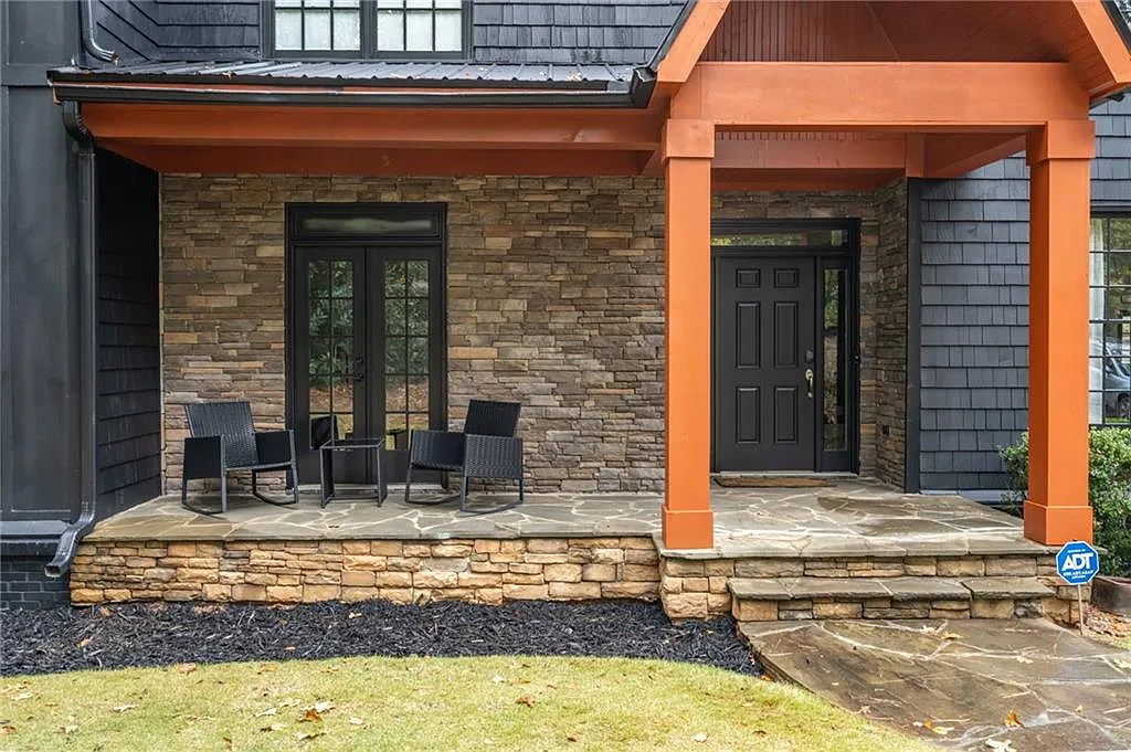 6 bed, 5.0 bath, 4729 sqft, $21,499 — Photo 3