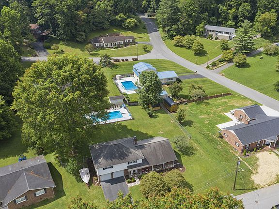 4th image of 2310 Eagle Dr