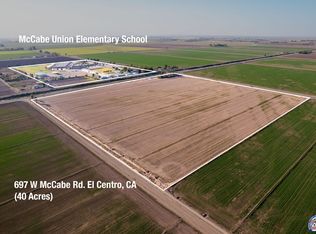 697 W McCabe Rd, El Centro, CA 92243