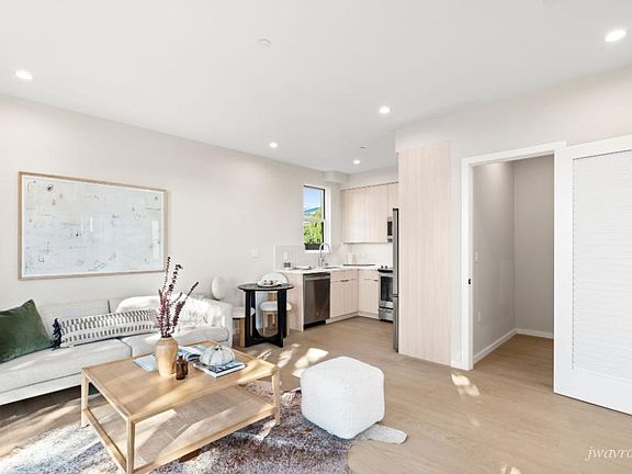 5th image of 255 Gellert Dr #A