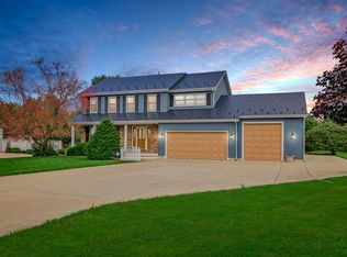37601 Charlotte Dr, Wadsworth, IL 60083