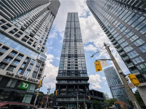 181 Dundas St E Unit 807, Toronto, ON M5A 0N5