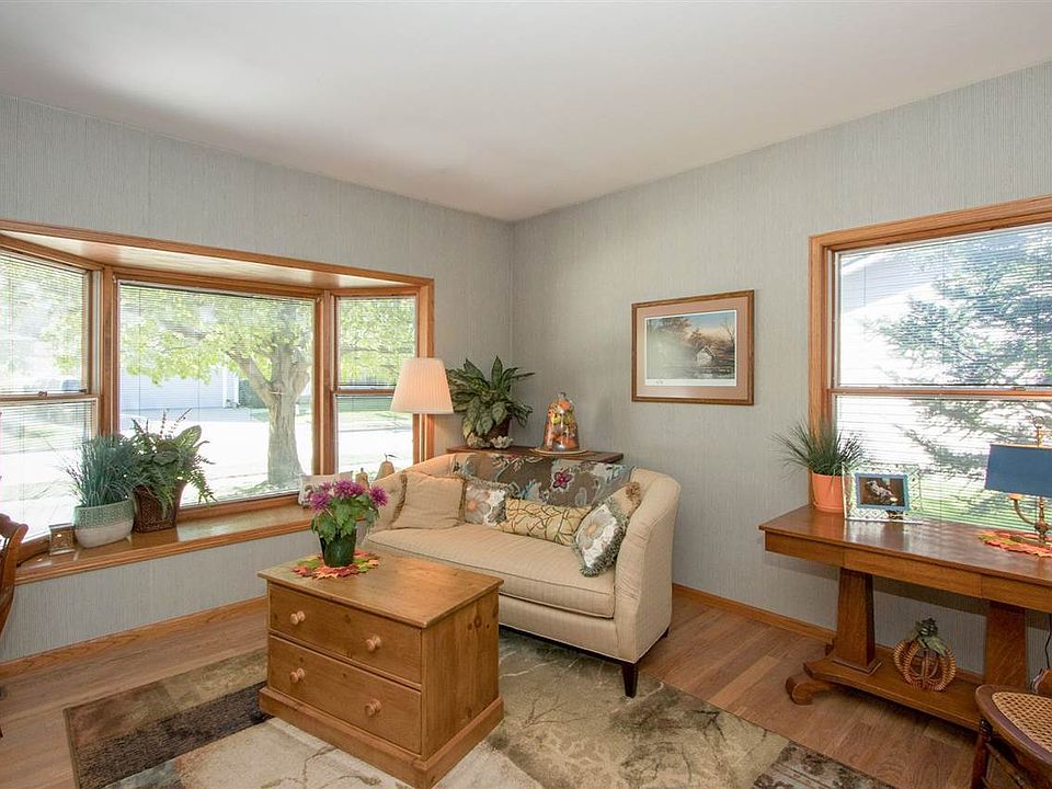 1138 Deerfield Dr, Iowa City, IA 52246 Zillow