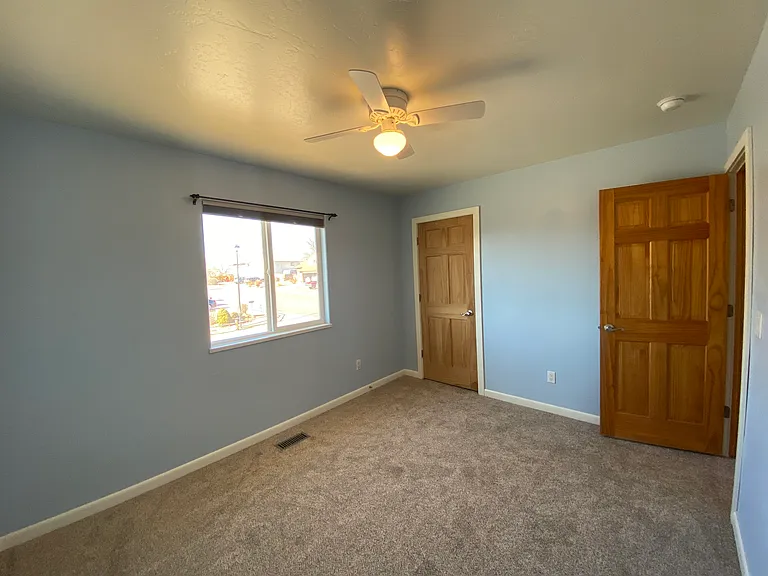618 1/2 W Indian Creek Dr — Photo 27