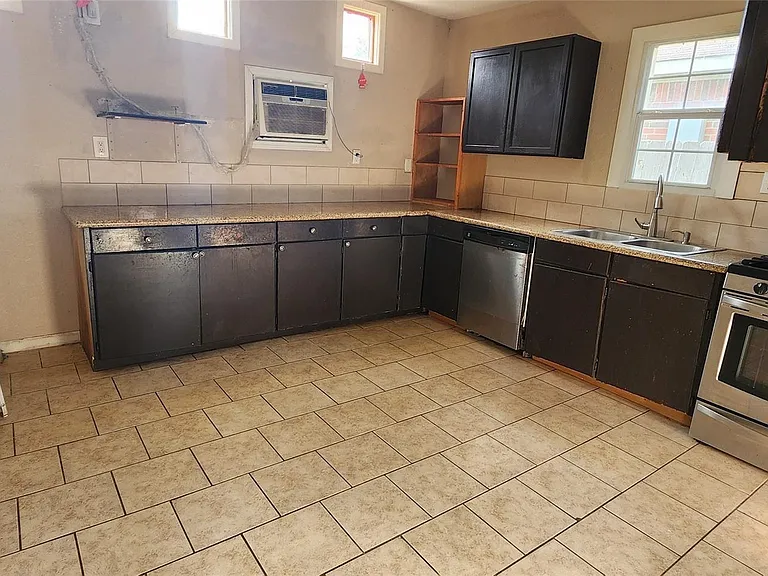 9710 Fieldbloom Ln — Photo 23