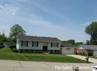 557 Suncrest Dr, Springfield, OH 45503