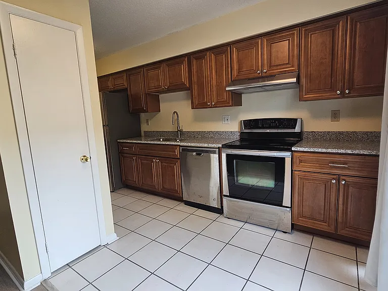 731 Woodbox Dr — Photo 8