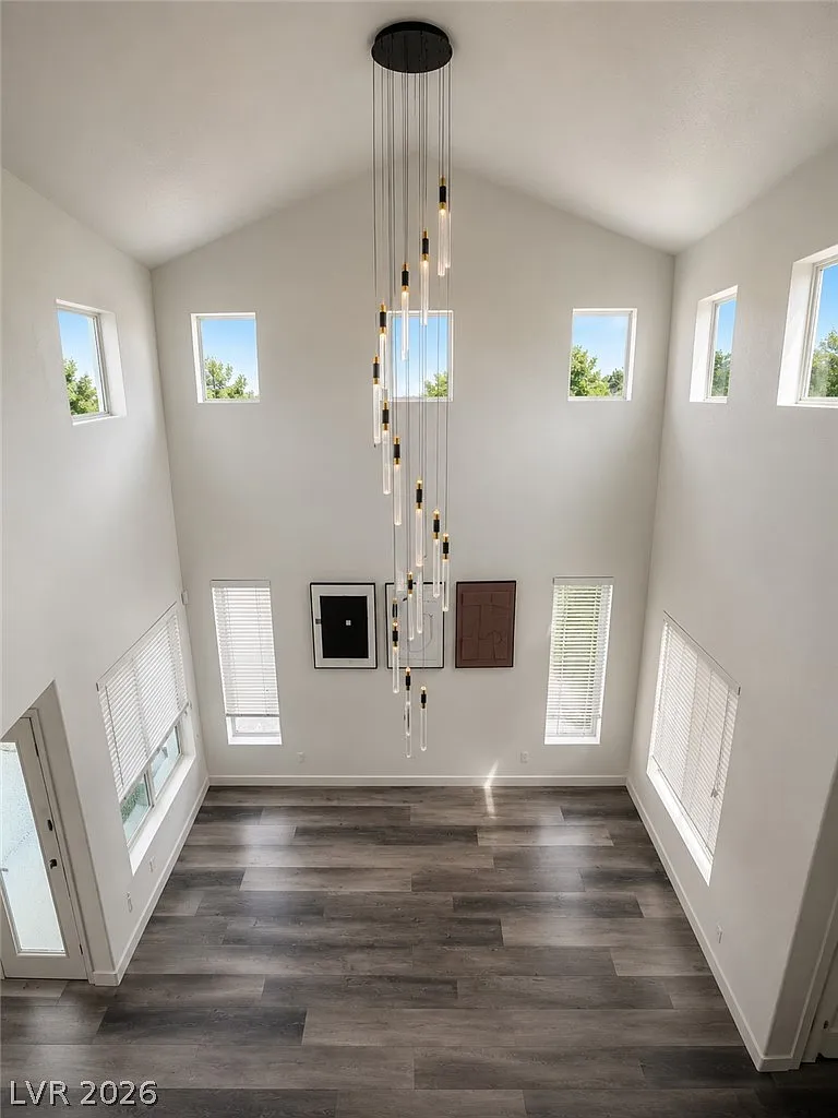 3 bed, 2.5 bath, 1502 sqft, $2,700 — Photo 2