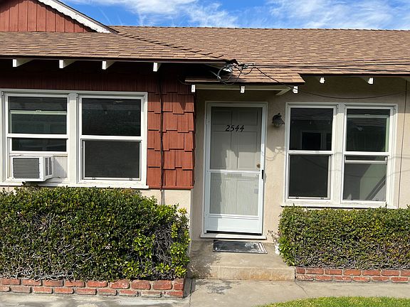 4th image of 2542 N Buena Vista St #2544