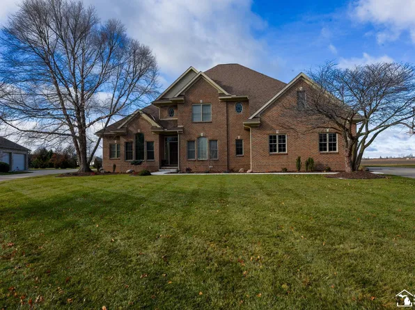 327 Pebble Beach Dr, Monroe, MI 48162