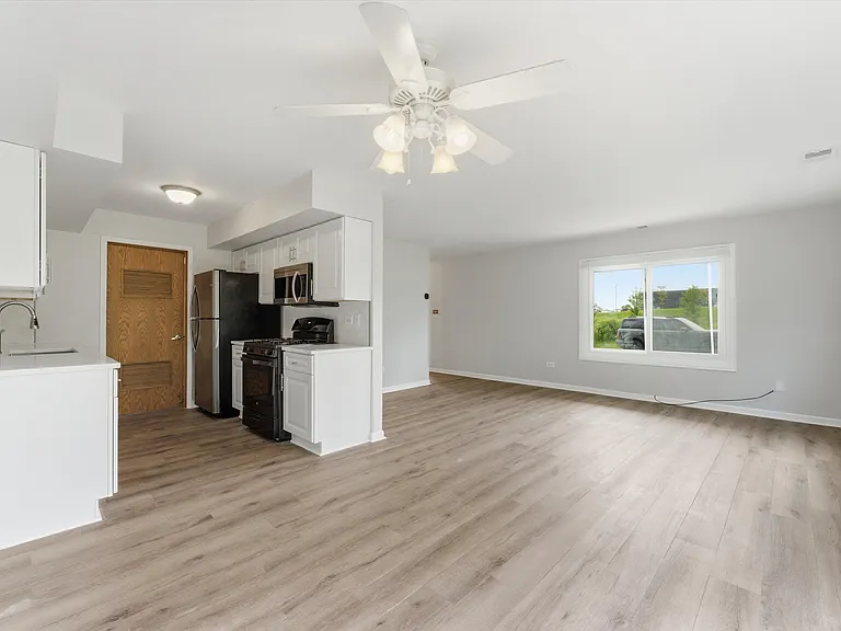 15826 Farm Hill Dr — Photo 5