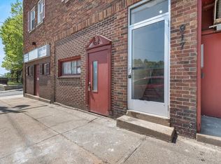 915 Chartiers Ave #2, Pittsburgh, PA 15220