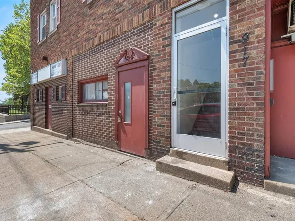 915 Chartiers Ave #2, Pittsburgh, PA 15220