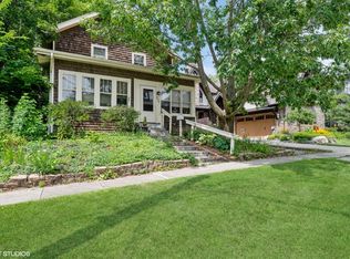 321 1st St, Libertyville, IL