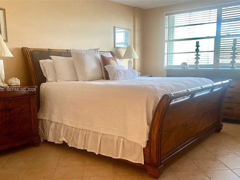 177 Ocean Lane Dr #204 — Photo 5