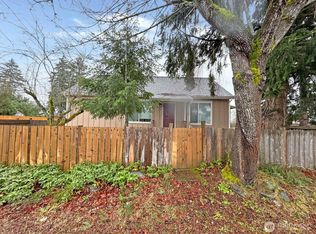 404 Longmire St NW, Yelm, WA 98597