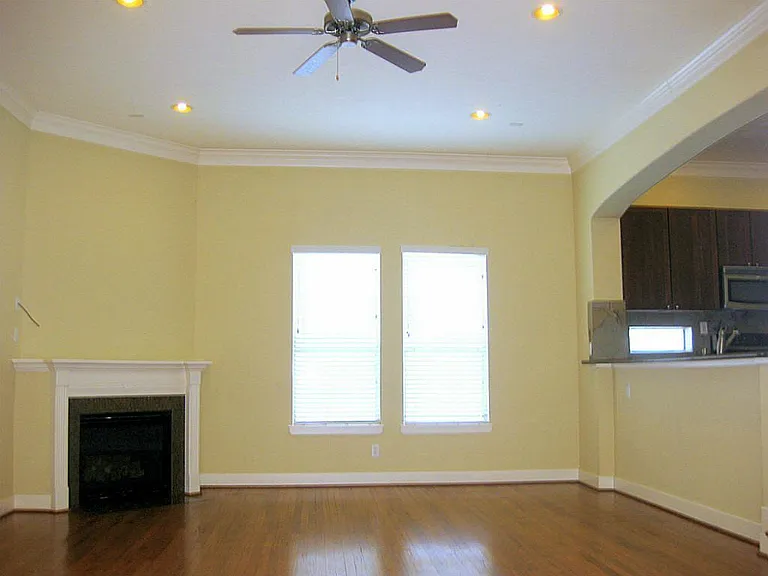 5734 Kansas St — Photo 15
