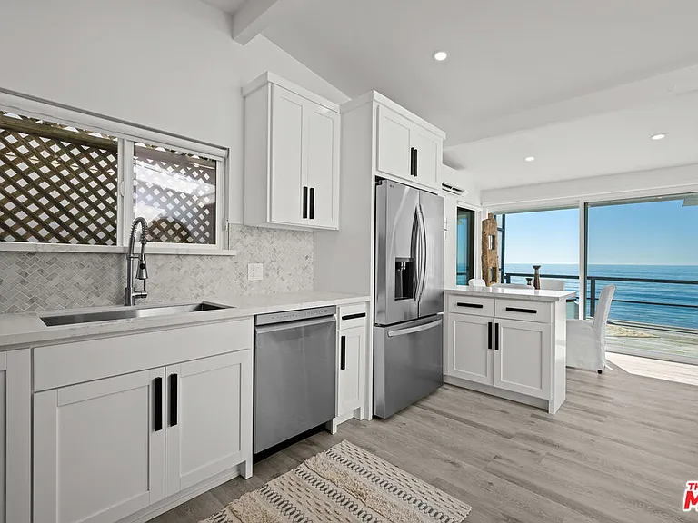 25154 Malibu Rd #2 — Photo 9