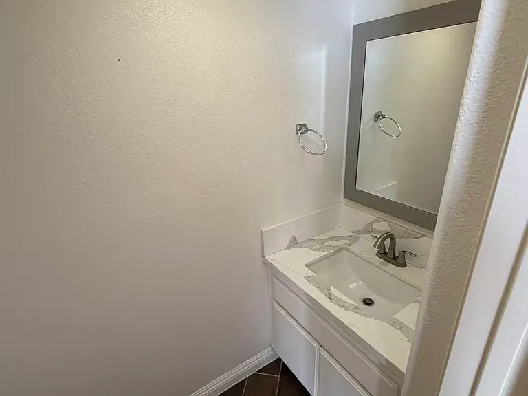 2208 Crescent Oak — Photo 13