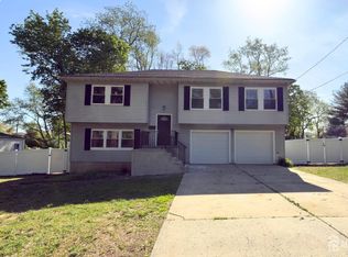 412 Ryders Ln, East Brunswick, NJ 08816