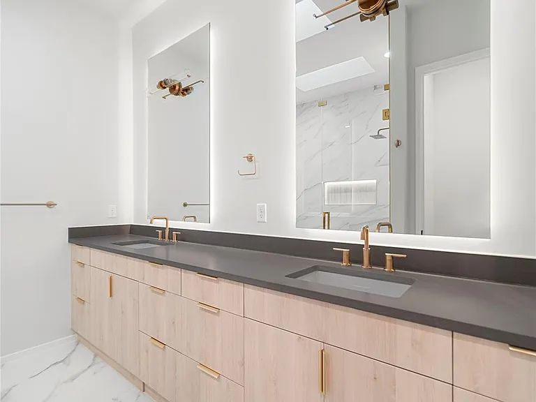 2107 Brackenridge St #B — Photo 25