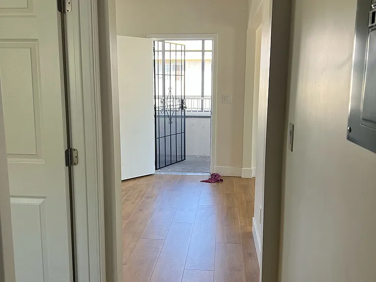 6304 King Ave — Photo 7