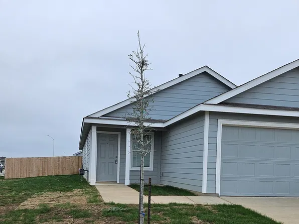 5911 COAHULIA RDG, Seguin, TX 78155