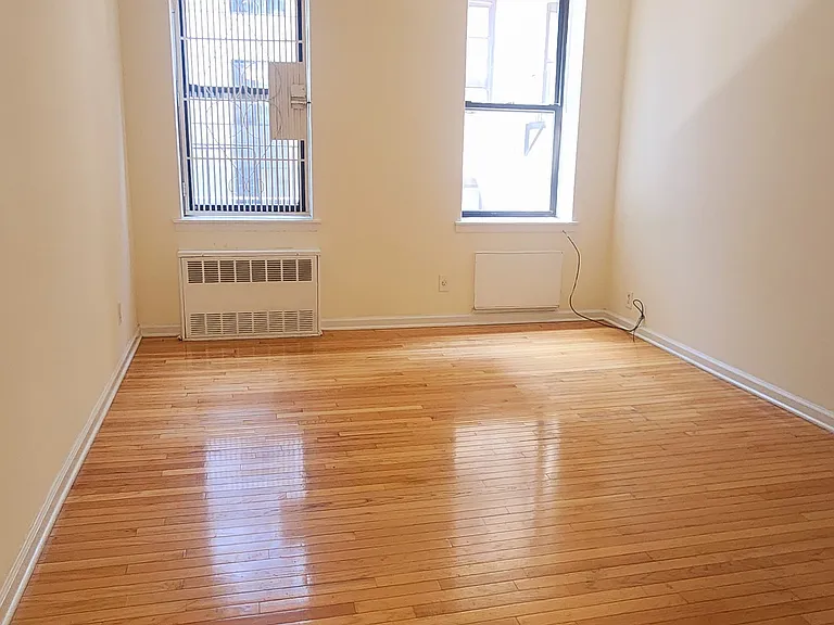 442 E 75th St #2C — Photo 3
