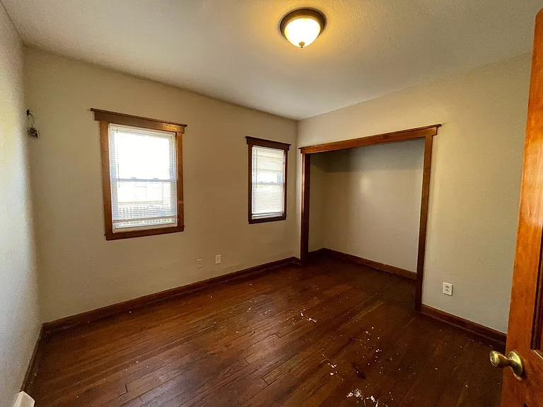 697 N Main St — Photo 9