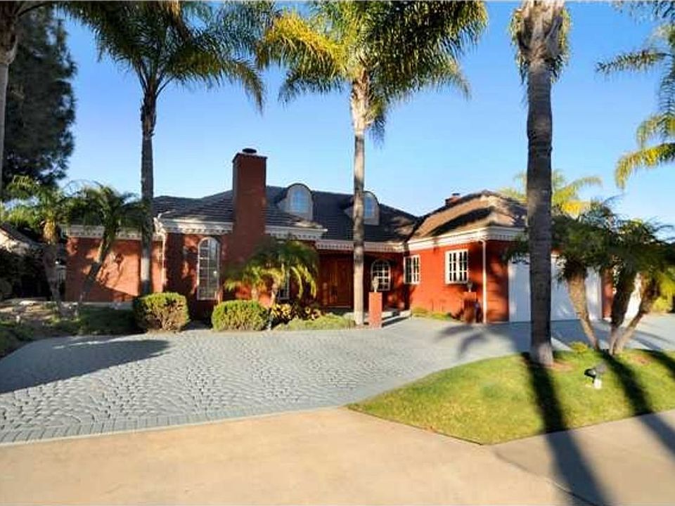 1st image of 1121 Mansiones Ln