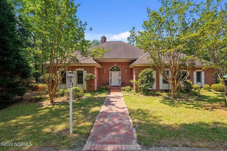 1st image of 25 Donald Ross Dr
