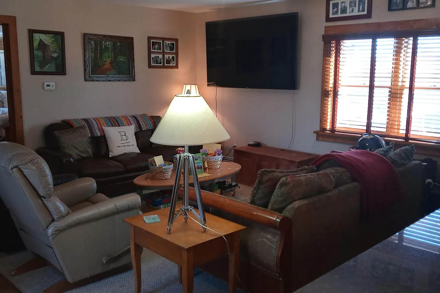 1651 Lamington Rd — Photo 3