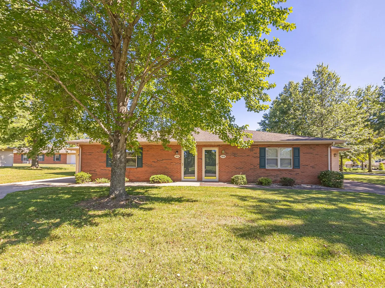 3013 N Anthony Ct — Photo 2